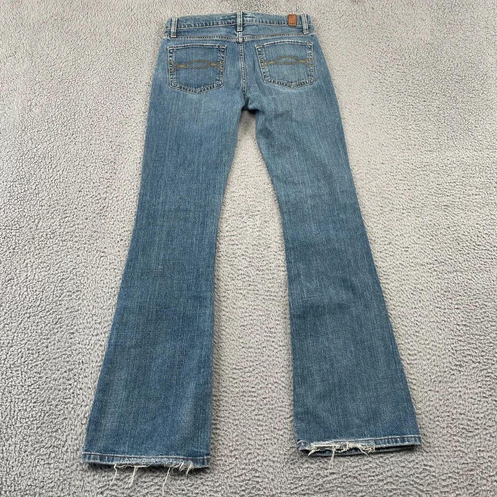 Abercrombie & Fitch Jeans Women 6L Blue Flare Stretch Low Rise Distressed Hem - Picture 2 of 7